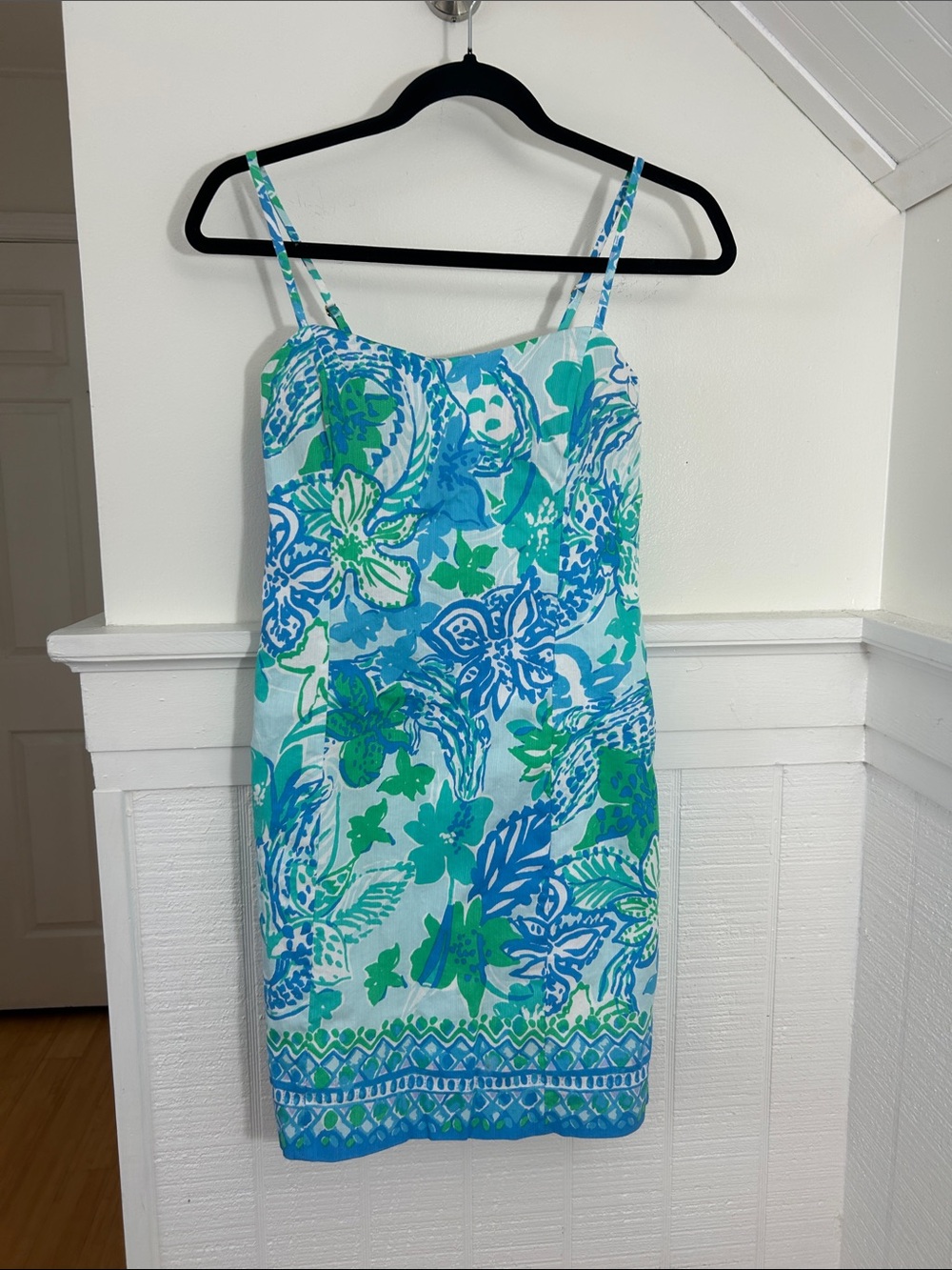 Lilly Pulitzer Stretch Shelli Mini Dress size 6, beautiful blue & green pattern - Picture 2 of 9